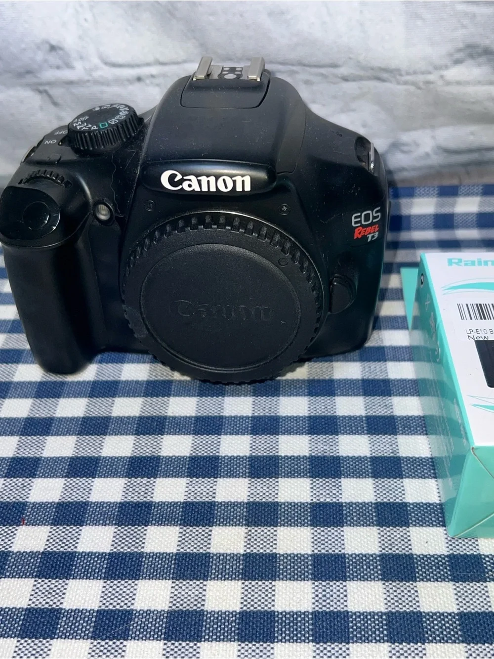 Canon Rebel T3 12.2 MP Digital Camera Body Only Battery & Charger 💯 EUC
